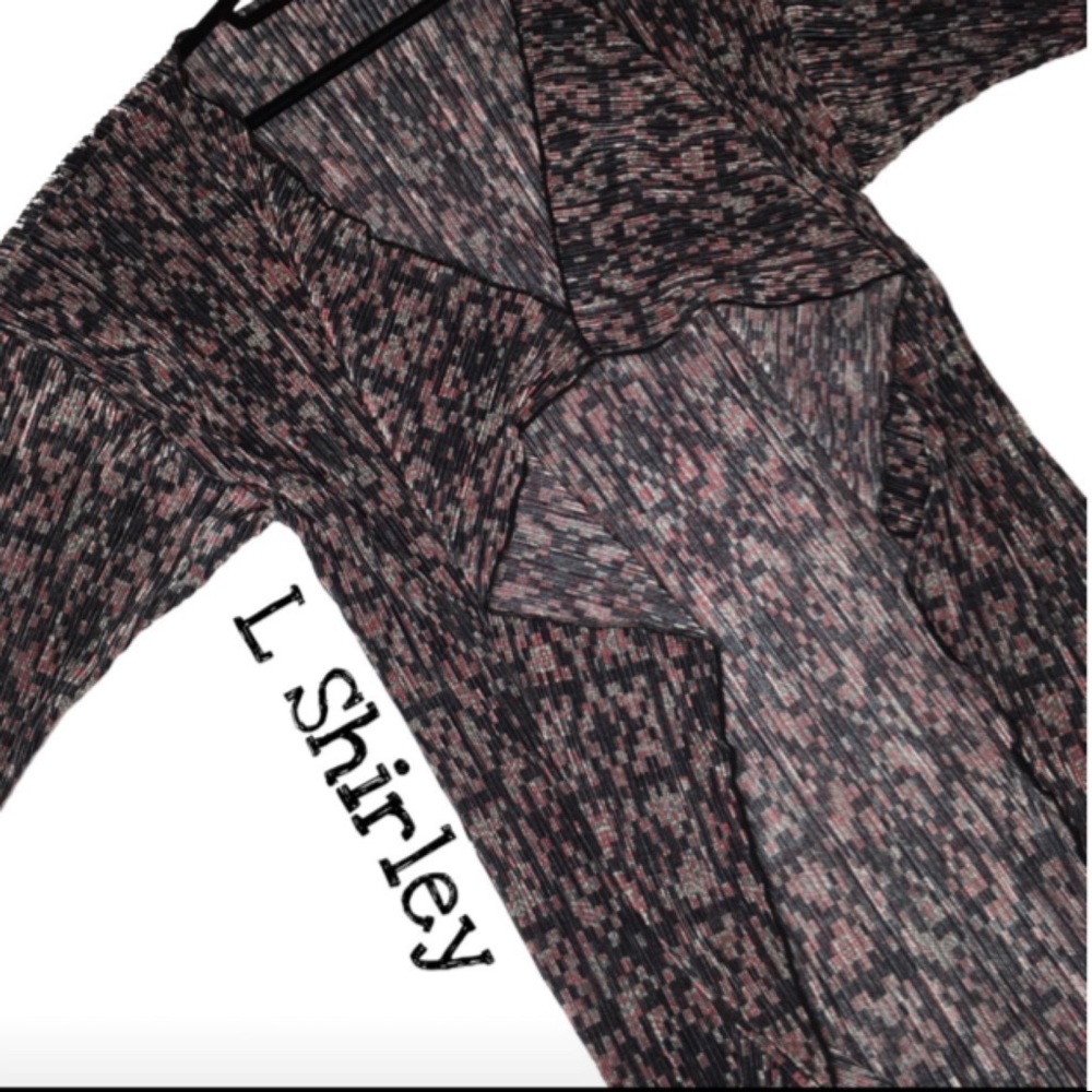 NWT•L•Slinky Tribal Print Kimono